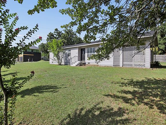 3rd image of 217 Chambers Dr