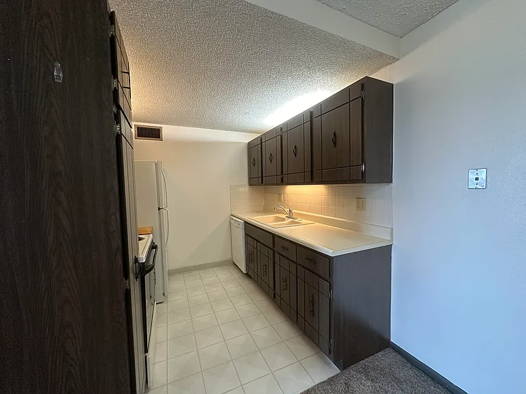 819 Coolidge St — Photo 10