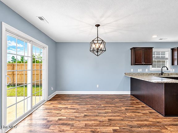 5th image of 282 Wood House Drive