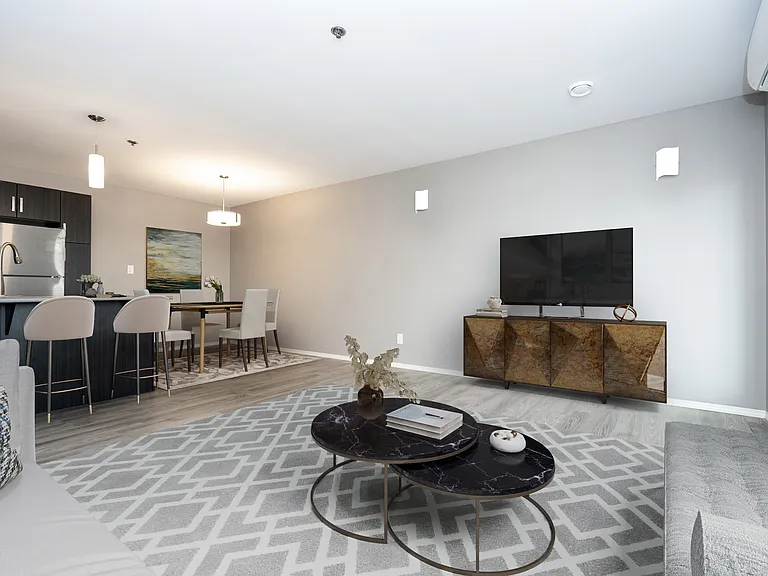 2096 De Vries Ave — Photo 31