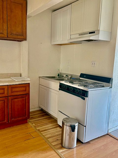 1st image of 10105 Lampson Ave #105