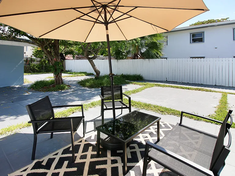 1352 NW 32nd St #1 — Photo 15