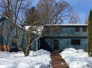 2851 River Rd, Niskayuna, NY 12309