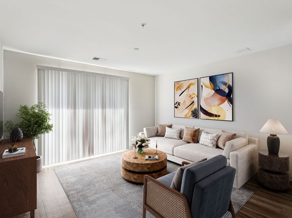 411 Afton Pond Ct #5208