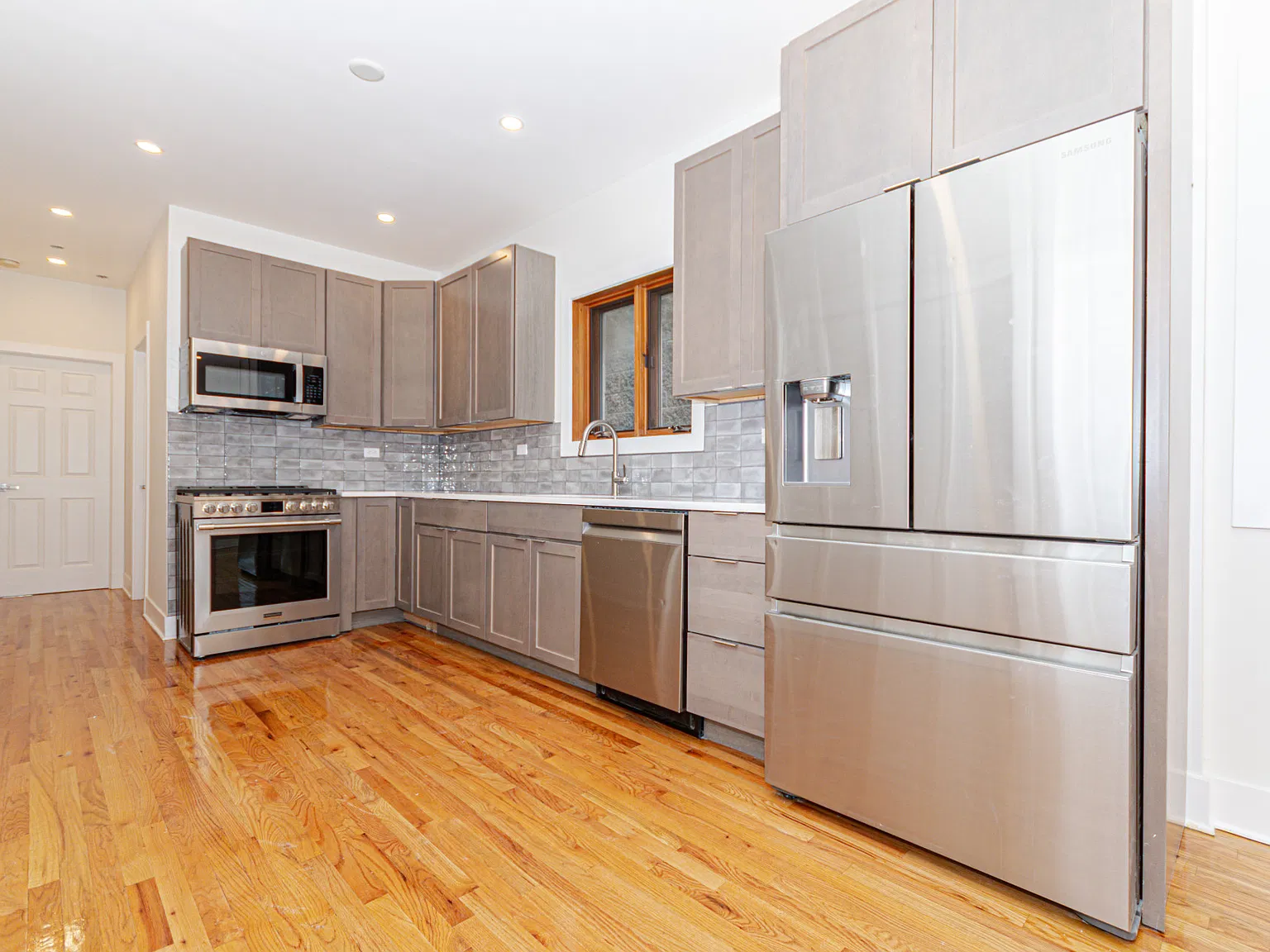 3 bed, 1450 sqft, $3,500 — Photo 4