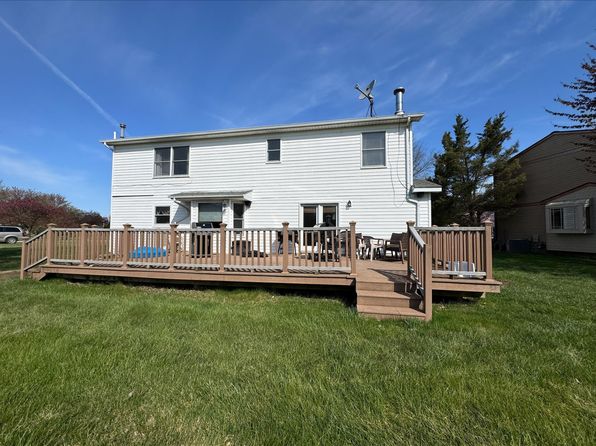 1234 Harwood Cir, Saline, MI 48176