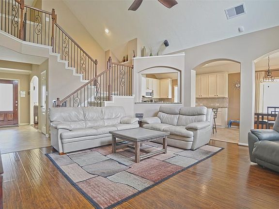 4th image of 2630 Chinaberry Park Ln