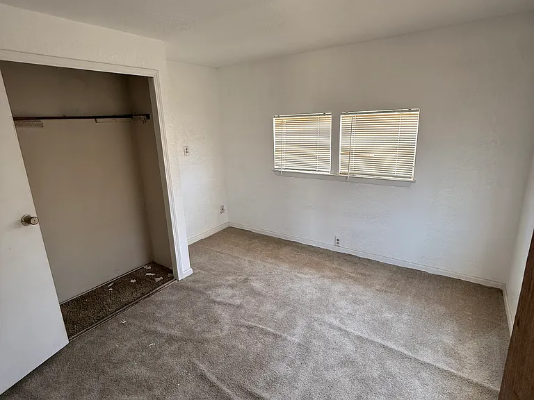 5308 W Yale Ave — Photo 3