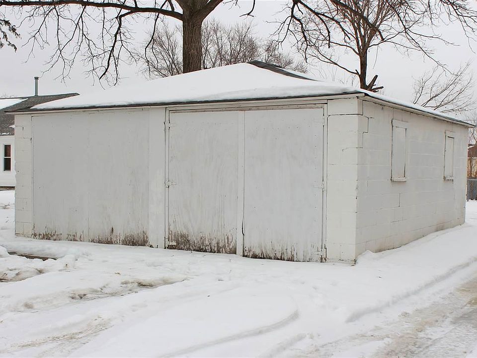 2nd image of 326A W 19th St #C