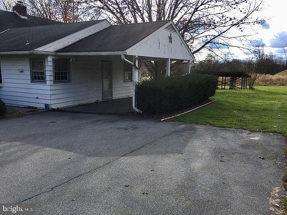 2nd image of 690 Bean Hill Rd
