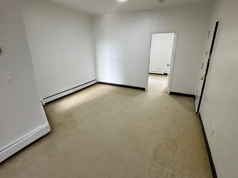142 Orchard St #2R — Photo 14