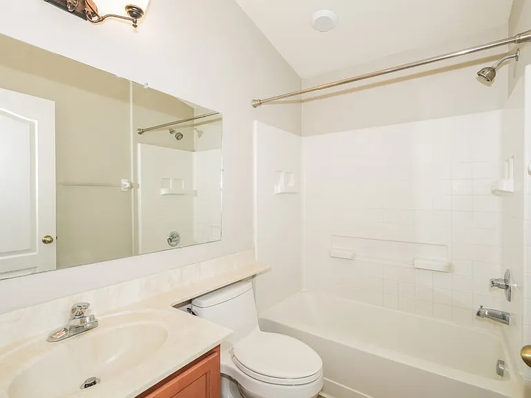 18114 Cypress Bay Pkwy — Photo 15
