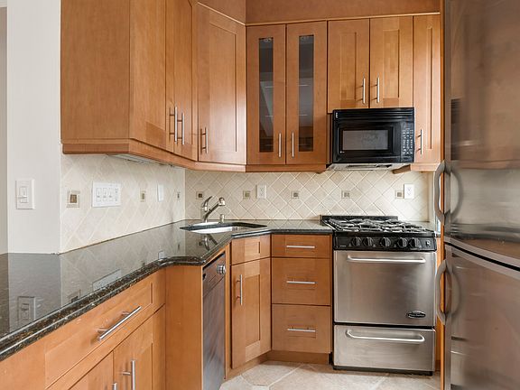 4th image of 243 W End Ave APT 301