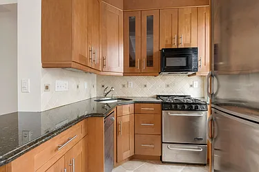 Rented by Coldwell Banker Warburg