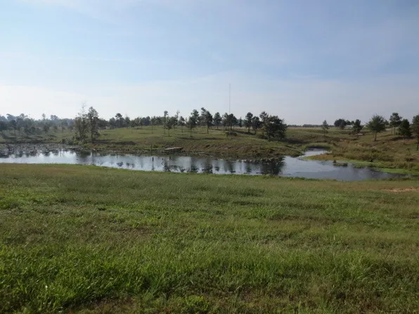 27 Highland Village Dr, Ellisville, MS 39437