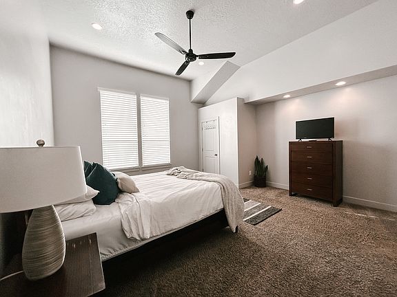 2nd image of 14725 S Nob Ln