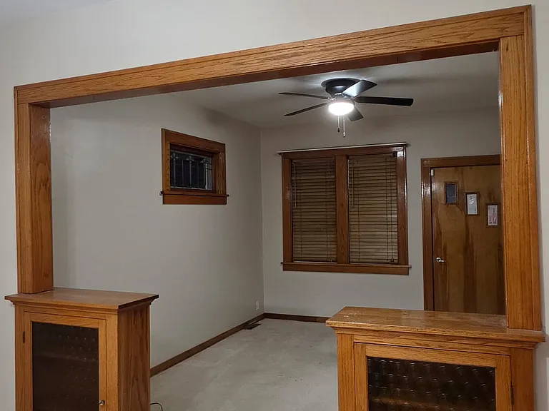 5019 Homerlee Ave — Photo 3