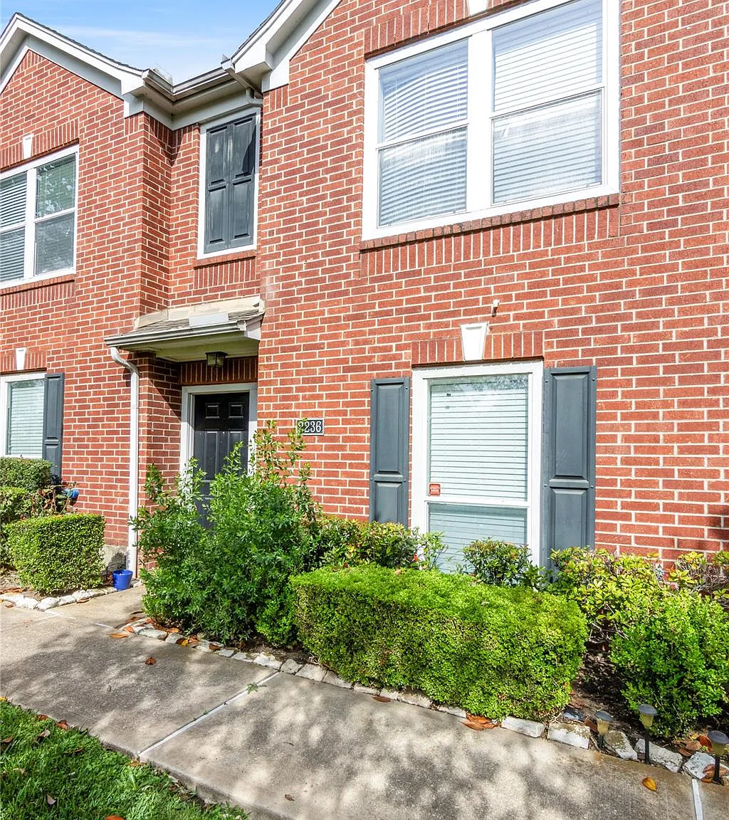 2 bed, 2.0 bath, 1656 sqft, $1,950 — Photo 3