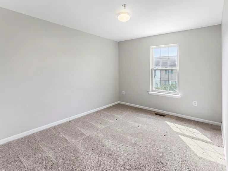 7016 Migliori Ct — Photo 18