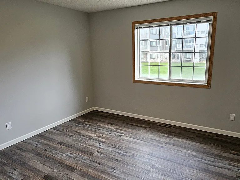 2311 Cascade Dr — Photo 12