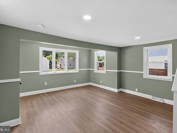 5th image of 300 11th St