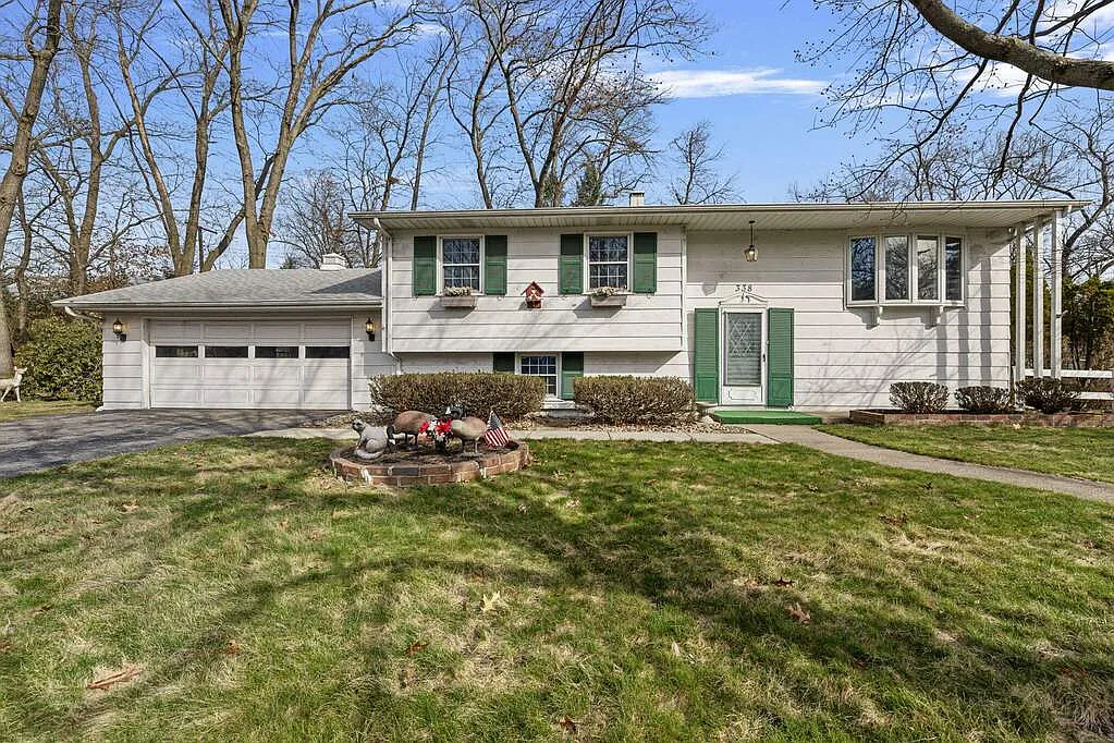 338 Lake Hills Rd photo 1
