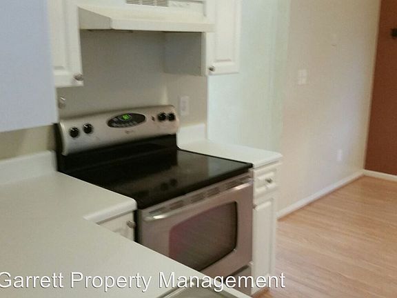 5th image of 1477 Berkshire Dr
