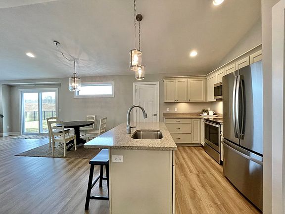 2nd image of 10631 Gracie Ln