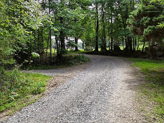 3rd image of 62 Smokey Creek Cv