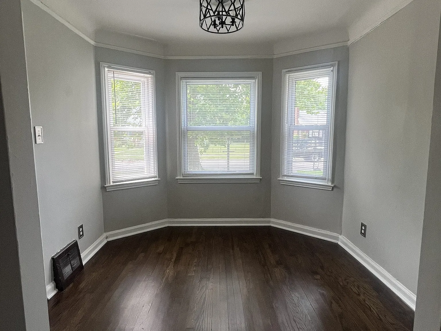 3 bed, 1129 sqft, $1,400 — Photo 3