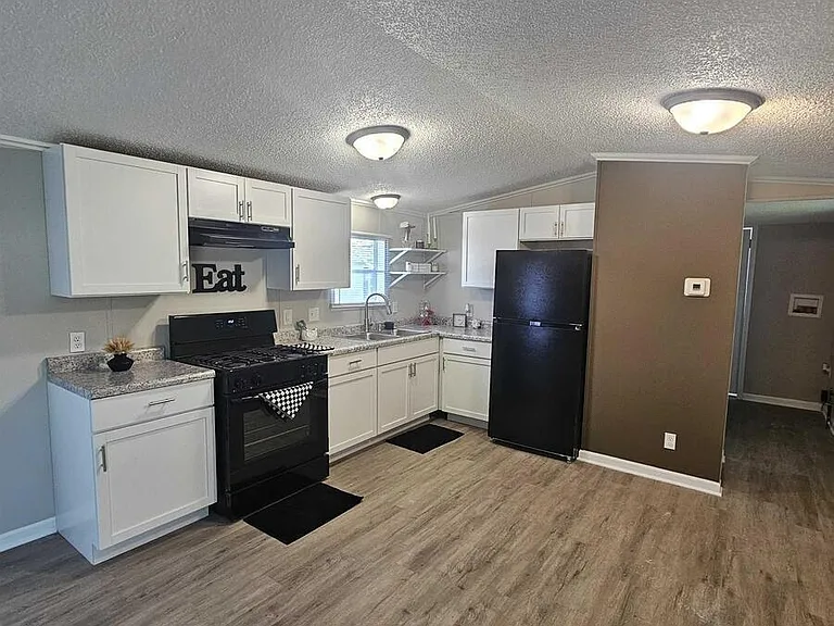 2737 W Washington Ctr #287 — Photo 1