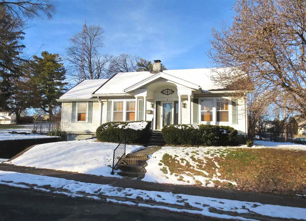 2 Sedgwick Pl photo 1