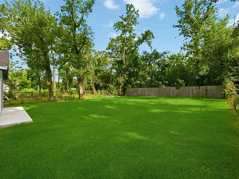 8129 Linda Vista Rd — Photo 25