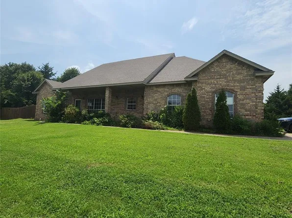 1378 Heartwood Dr, Blanchard, OK 73010