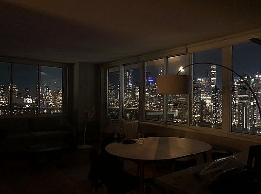 4th image of 560 W 43rd St APT 43