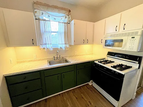 205 Van Wyck Ave Photo 1