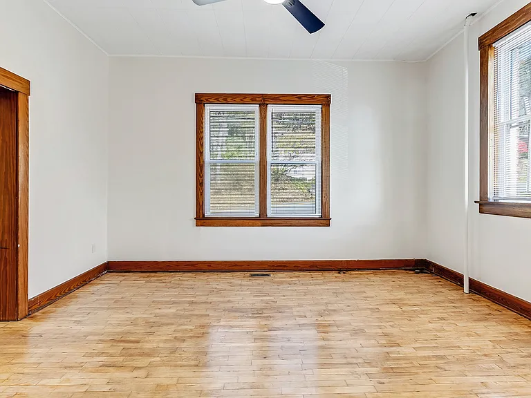 496 Dorsey Ave — Photo 52