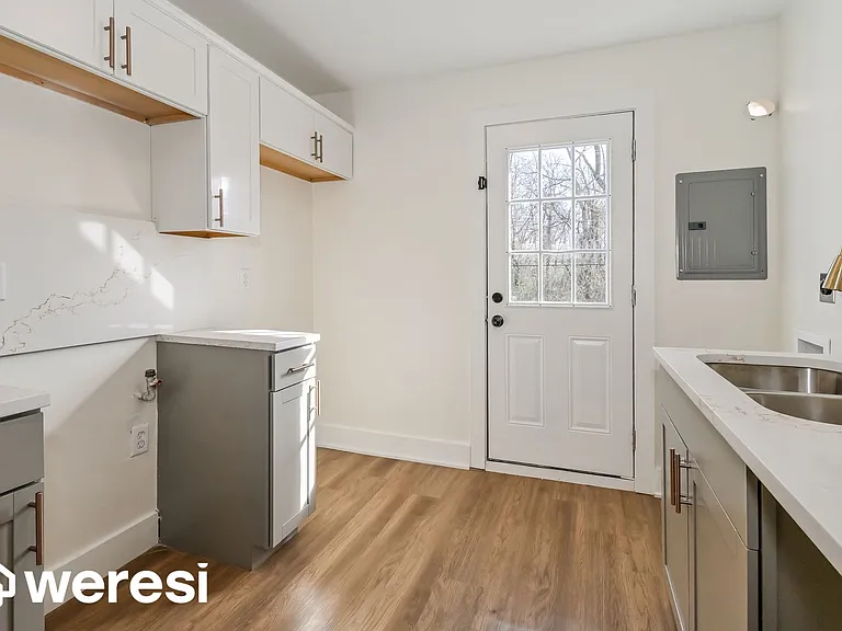 160 Hayden Pl — Photo 7