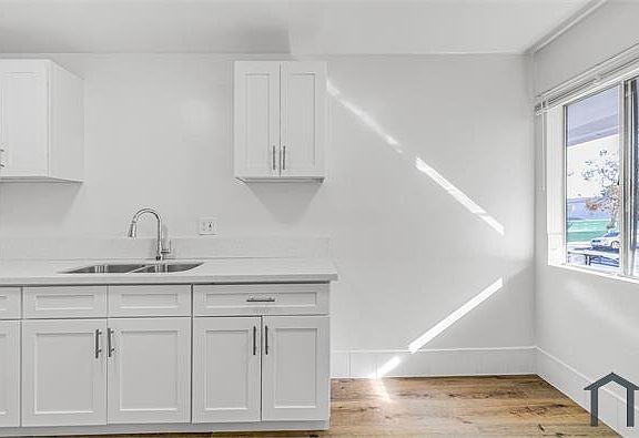 3rd image of 1425 Cedar Ave APT 6