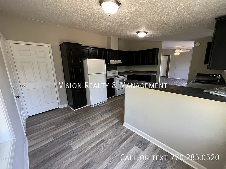 137 Park West Ct — Photo 37