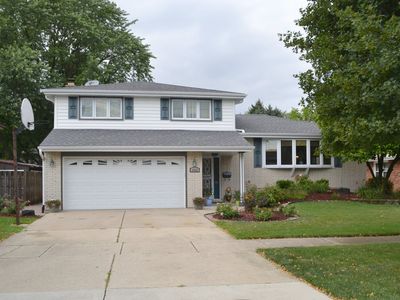 5632 W 99th St, Oak Lawn, IL, 60453