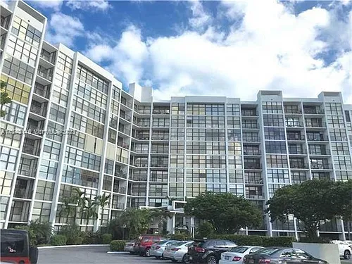 800 Parkview Dr #A1018 Photo 1