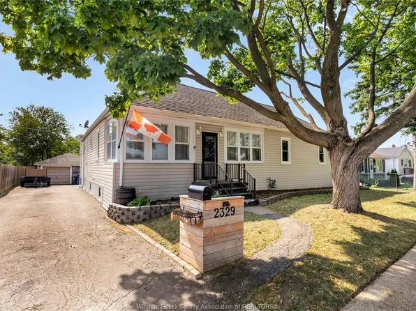 2329 Meighen Rd, Windsor, ON N8W 4B8