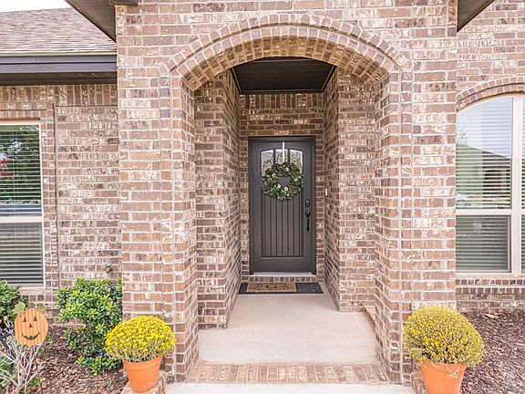 5th image of 6101 Frio Dr