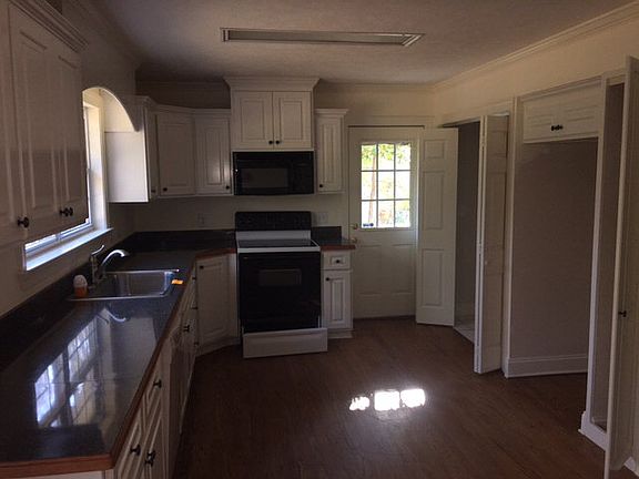 4th image of 148 Marion St NE