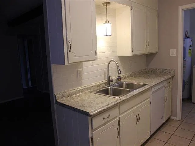 3 bed, 1874 sqft, $1,450 — Photo 4
