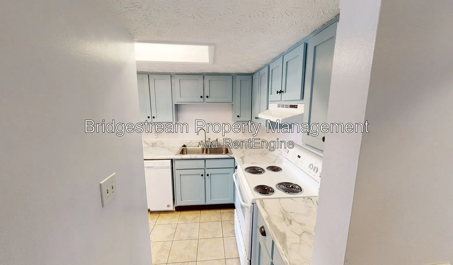 2 bed, 1.0 bath, $995 — Photo 3