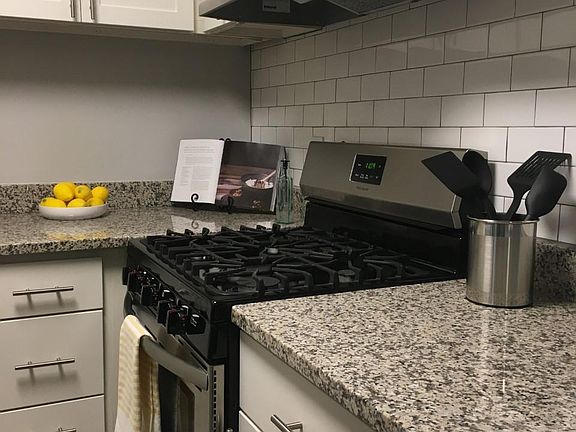 2nd image of 384 Pinecroft Dr