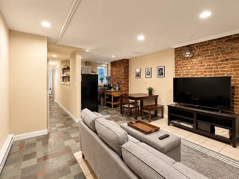 1447 W St NW — Photo 5