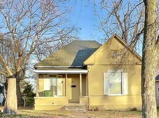 617 8th St, Monett, MO 65708